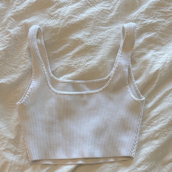 Babaton Ribbed Tank Top - Picture 2 of 3